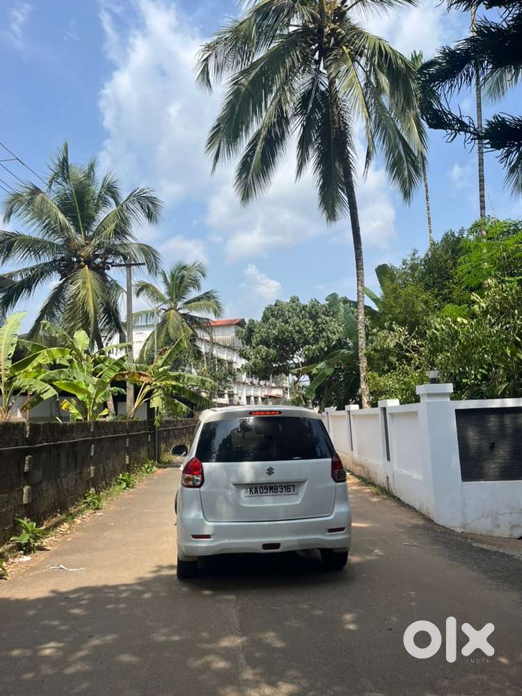 Maruti Suzuki Ertiga 2014 Diesel 166000 Km Driven Well Maintained