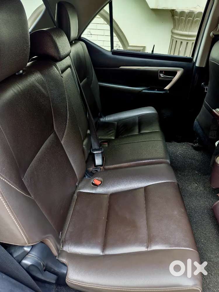 Showroom Condition Fortuner 4×2 Manual Dieswl