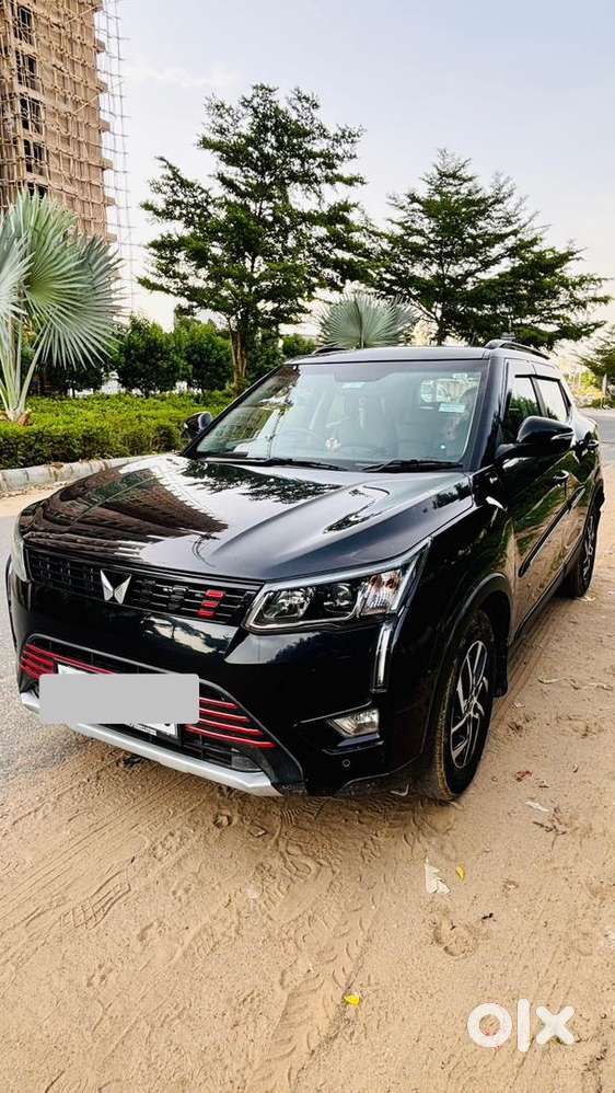 Mahindra Xuv300 Turbosport 2023 Petrol Well Maintained