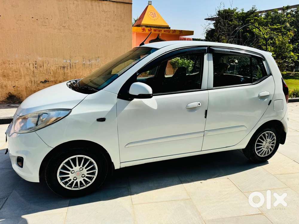 Hyundai I10 Sportz At, 2011, Petrol