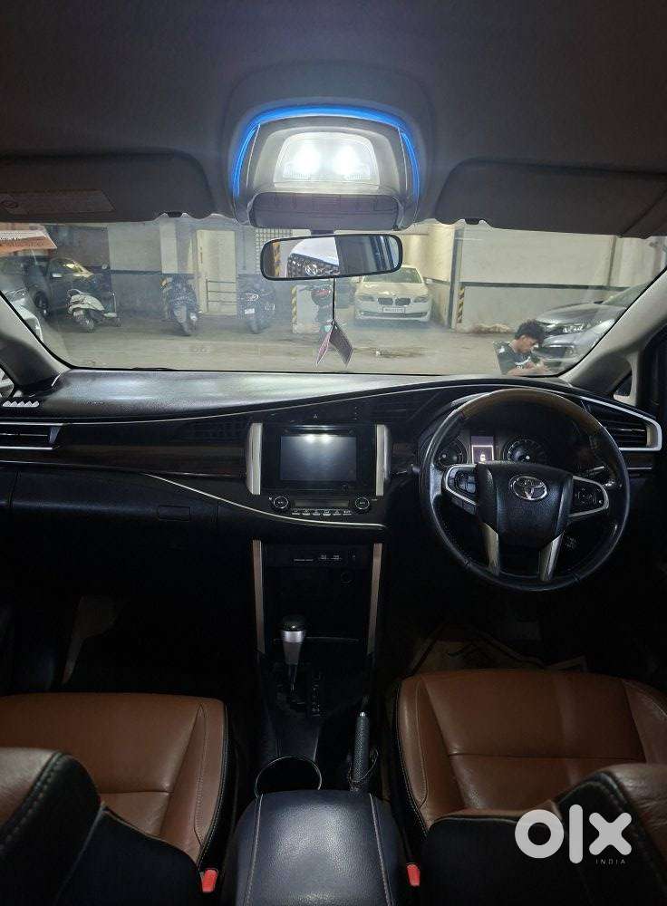 Toyota Innova Crysta 2.8z Automatic, 2016, Diesel