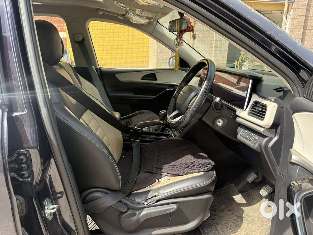 Mahindra Xuv700 2.2 Ax 5 Diesel Mt 7 Str, 2023, Diesel