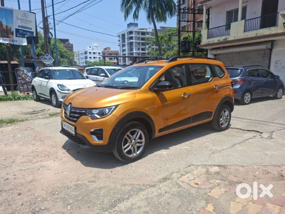 Renault Triber Rxz, 2023, Petrol