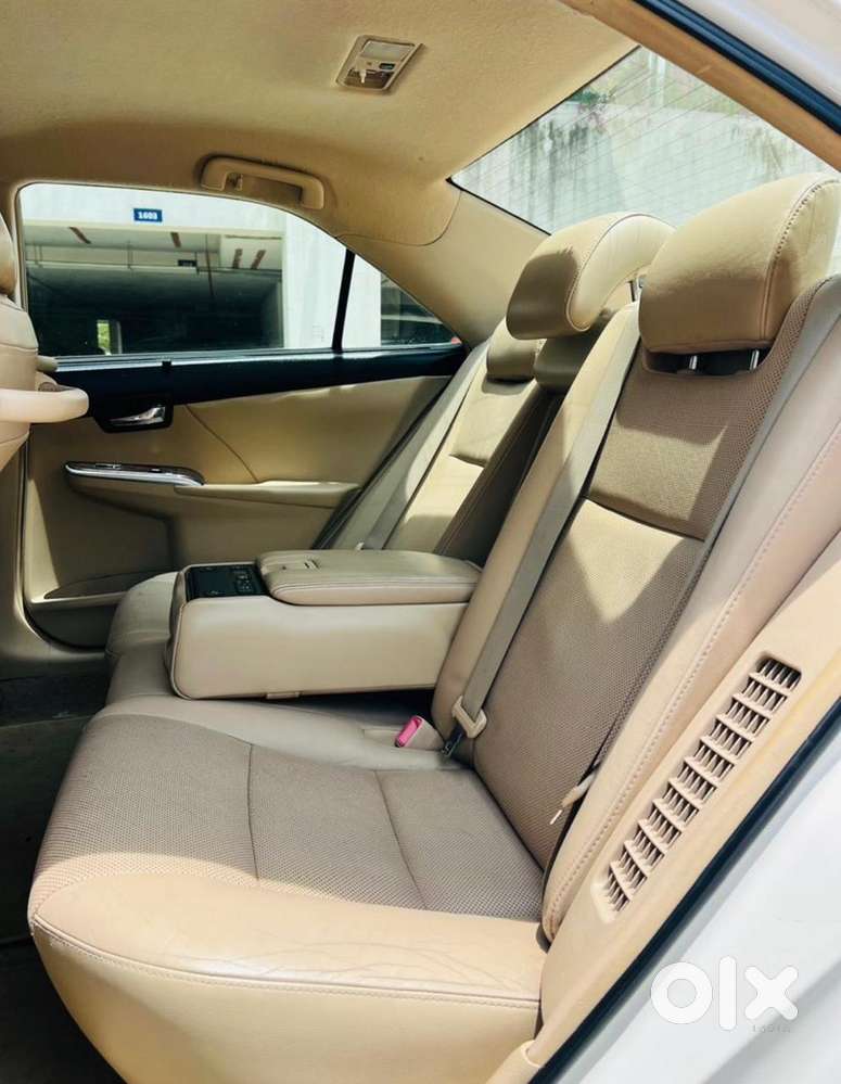 Toyota Camry Hybrid 2013