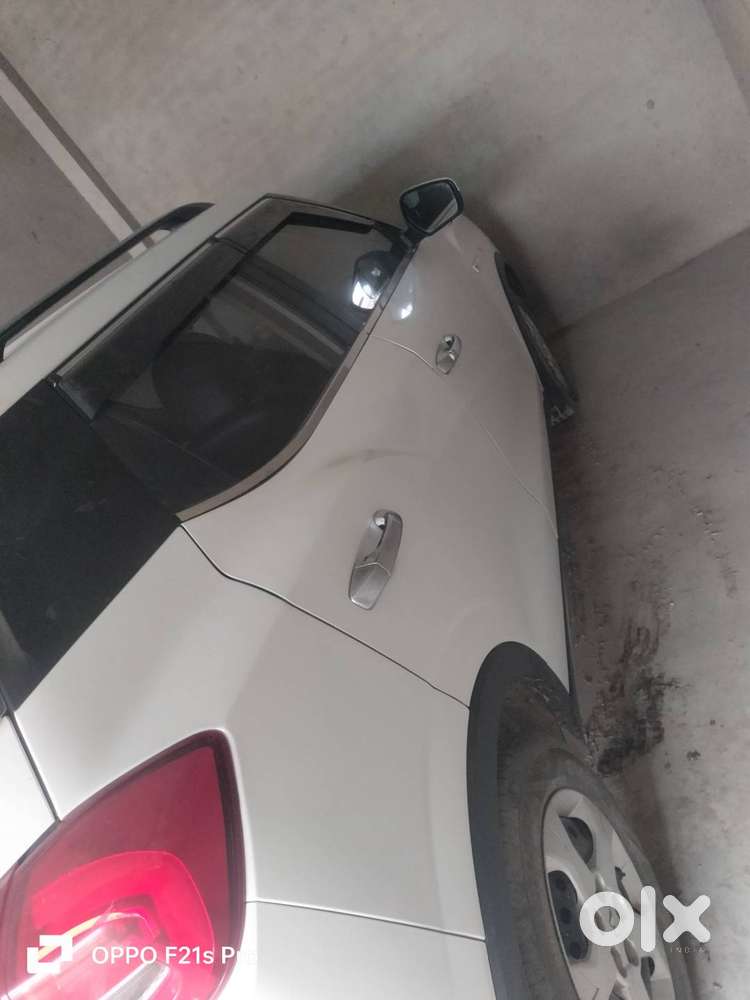 Mahindra W6