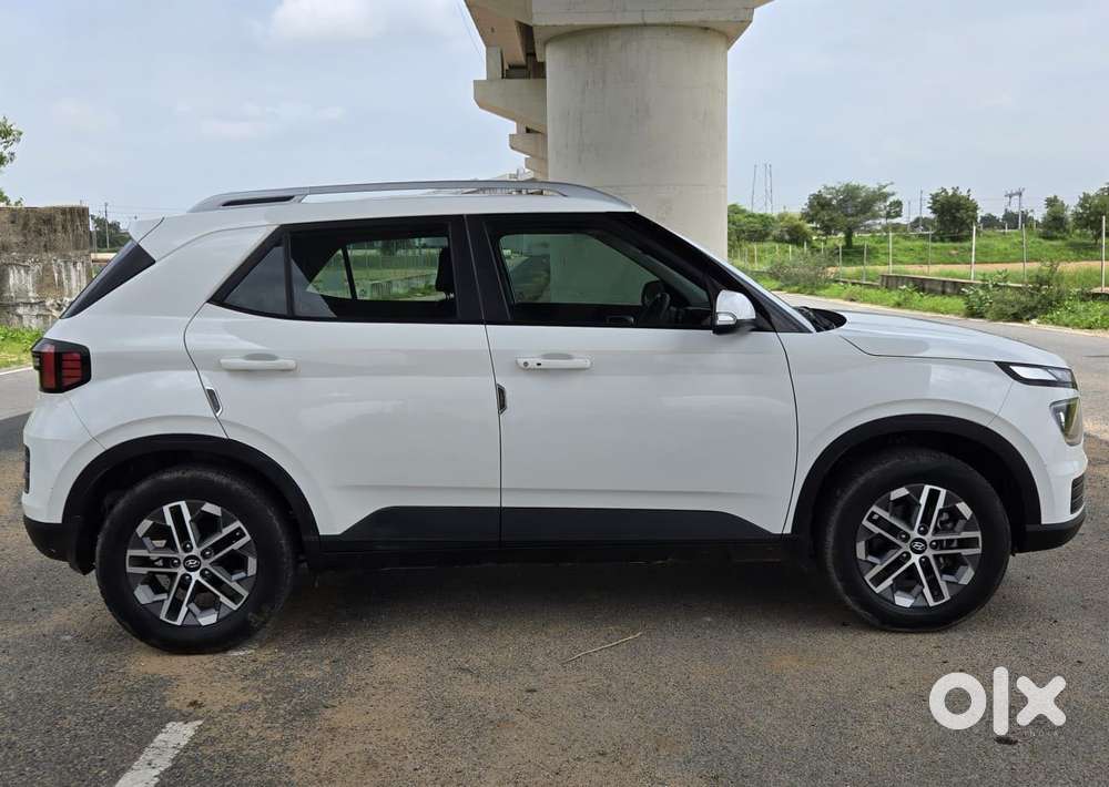 Hyundai Venue Sx Mt, 2023, Diesel