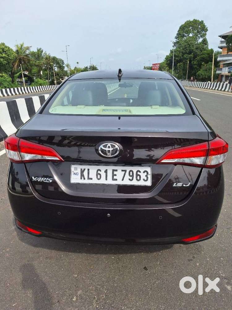 Toyota Yaris J Cvt, 2020, Petrol
