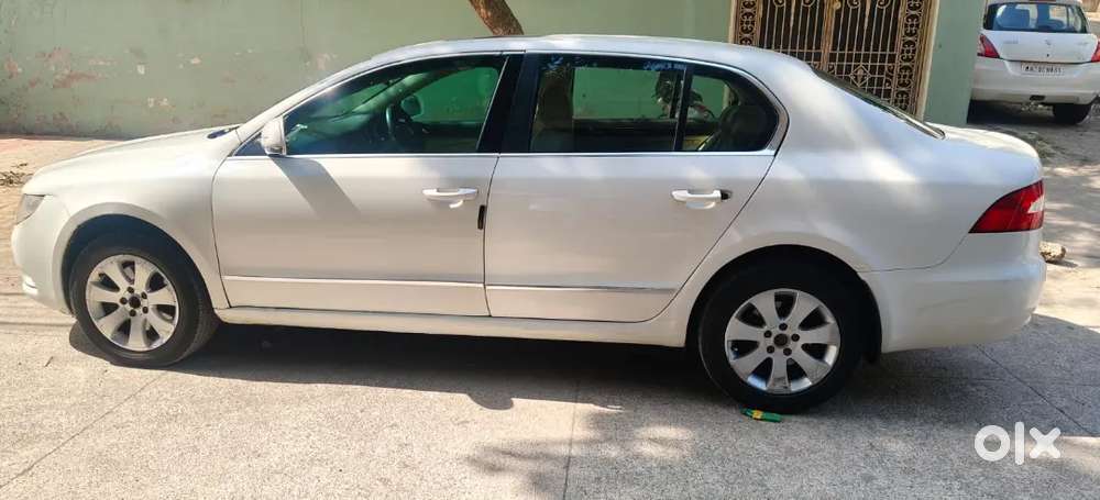 Skoda Superb 2011