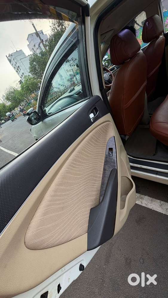 Hyundai Fluidic Verna 2015