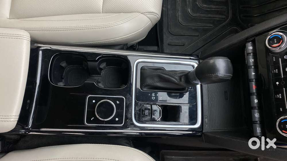 Mahindra Xuv700 2.2 Ax 7 Diesel At Luxury Pack Str Awd, 2022, Diesel