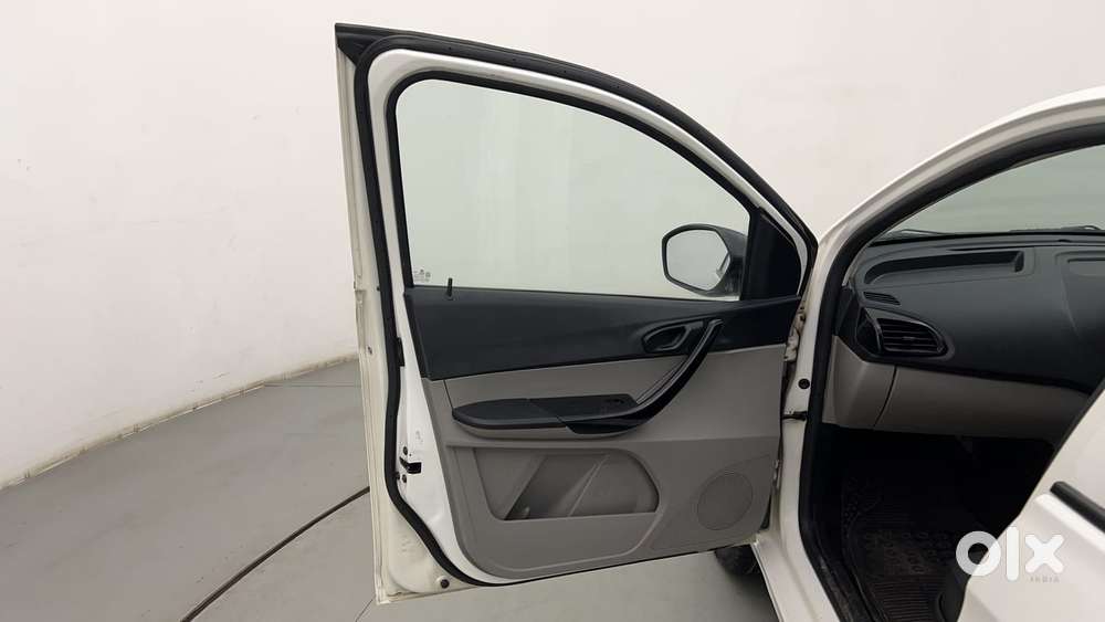 Tata Tiago 1.2 Revotron Xta, 2018, Petrol