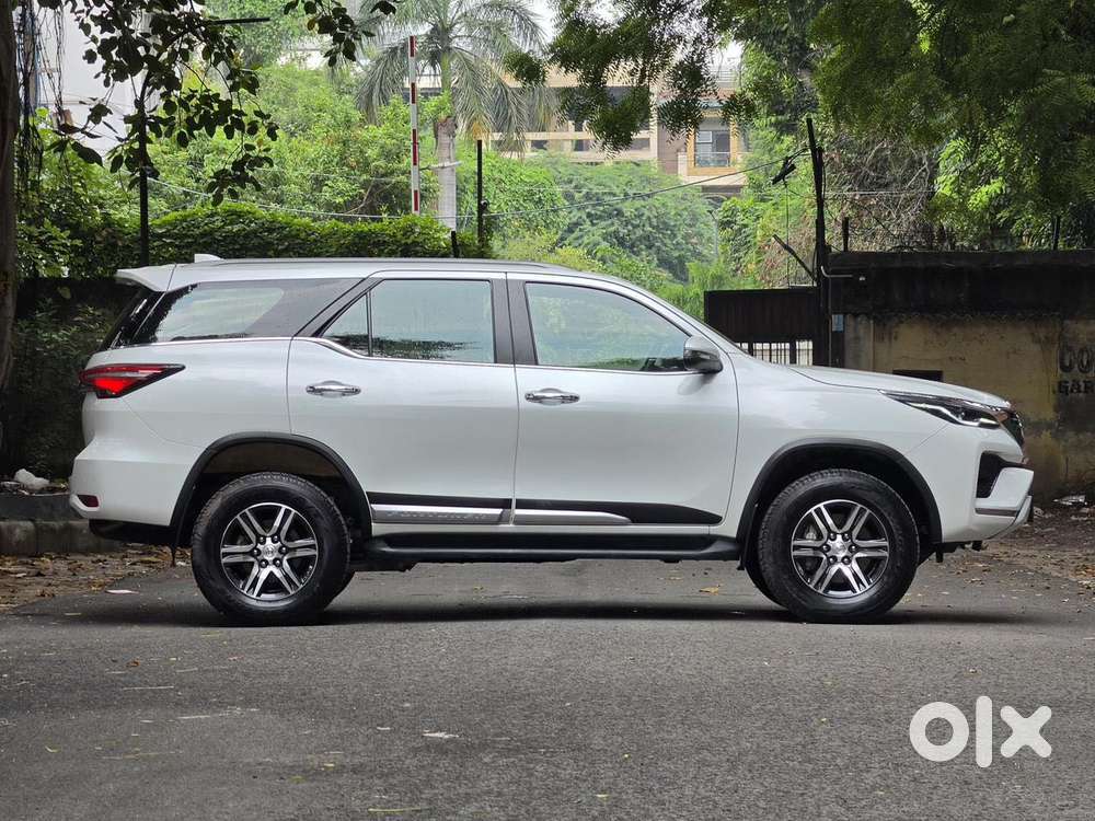 Toyota Fortuner 4x2 At 2.7 Petrol, 2025, Petrol