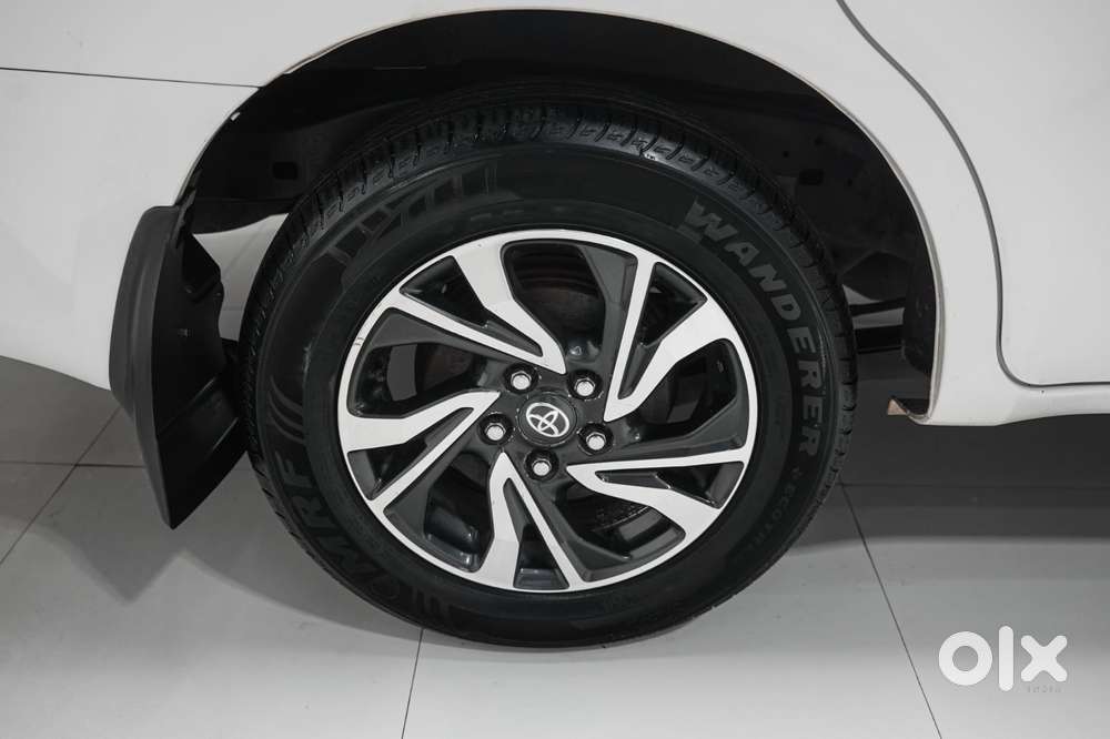 Toyota Innova Crysta 2.4 G Plus Mt 8 Str, 2024, Diesel