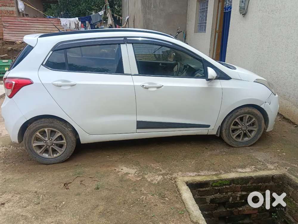 Hyundai Grand I10 2015 Petrol 70000 Km Driven