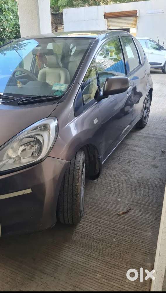Honda Jazz 2013 Petrol+cng Well Maintained..