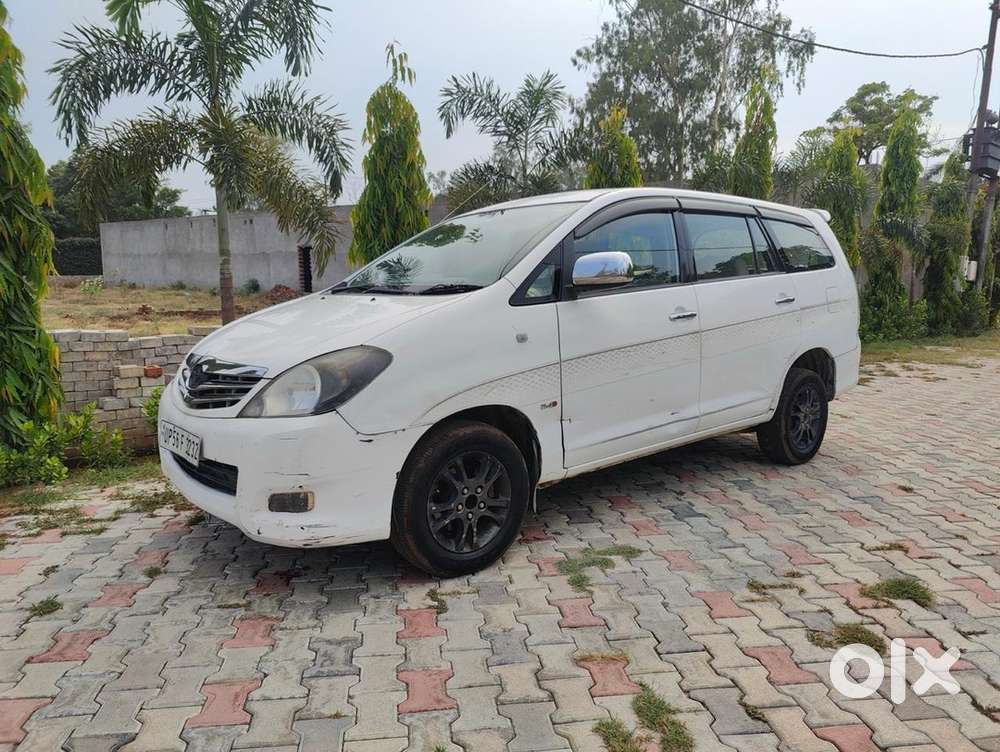 Toyota Innova Diesel 2011 Car