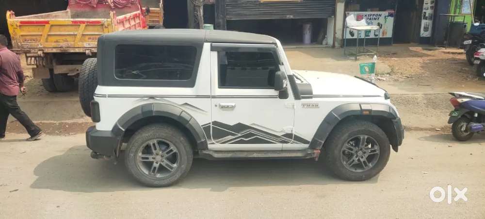 Thar White Colour 2 Wheel Driveing