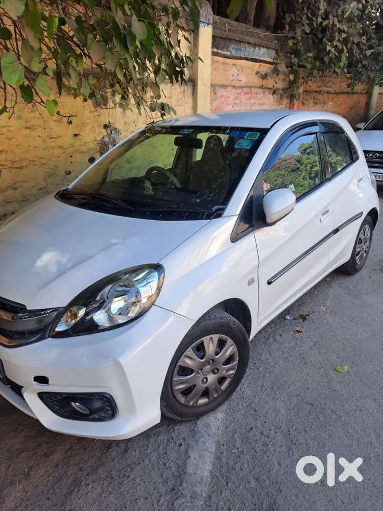 Honda Brio 2012 Petrol Well Maintained