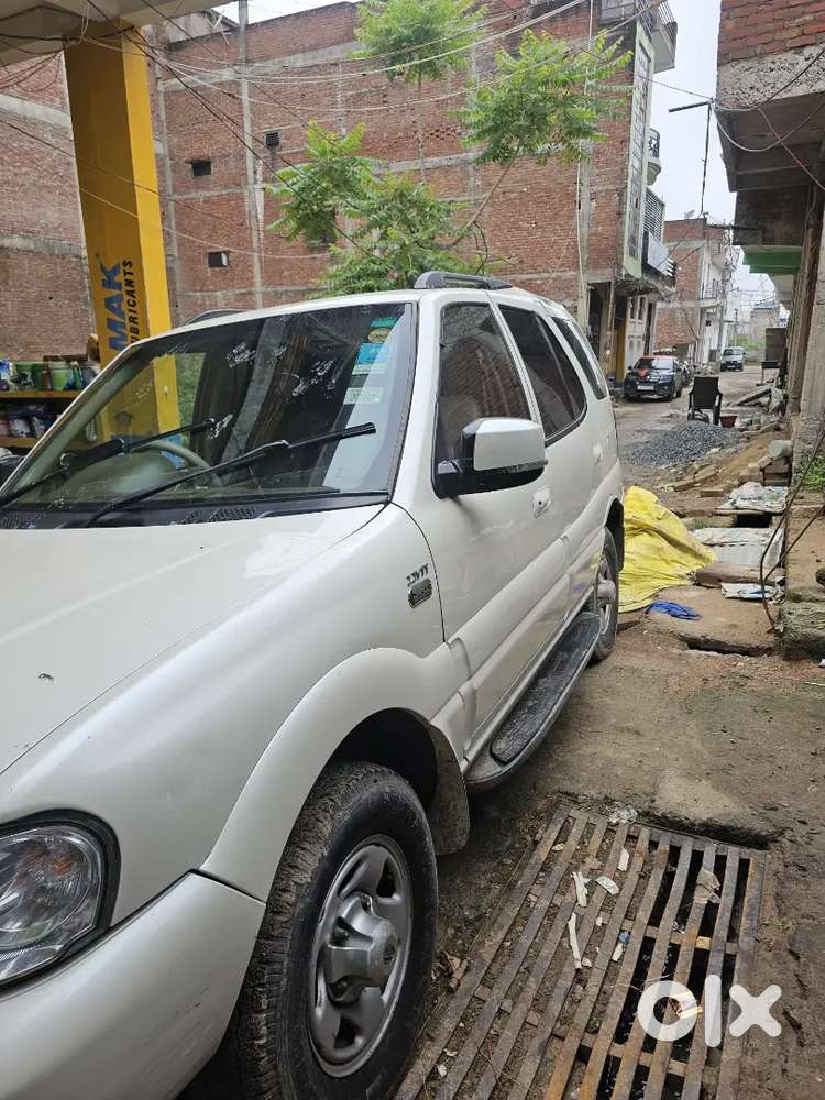 Tata Safari Dicor 2011
