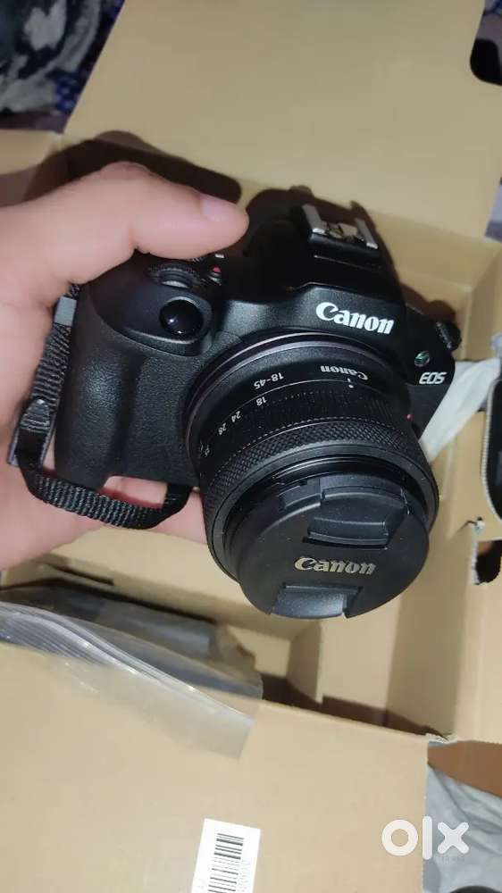 Canon EOS R100 Mirroless 4k Camera