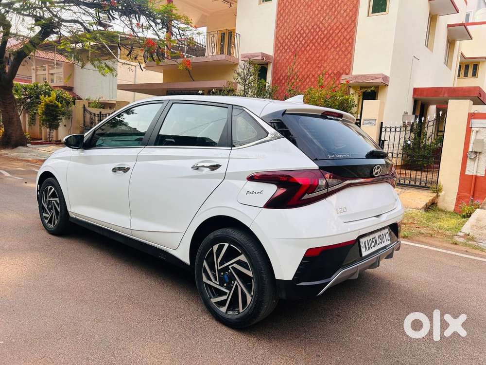 Hyundai I20 Asta (o) 1.2 Mt, 2023, Petrol
