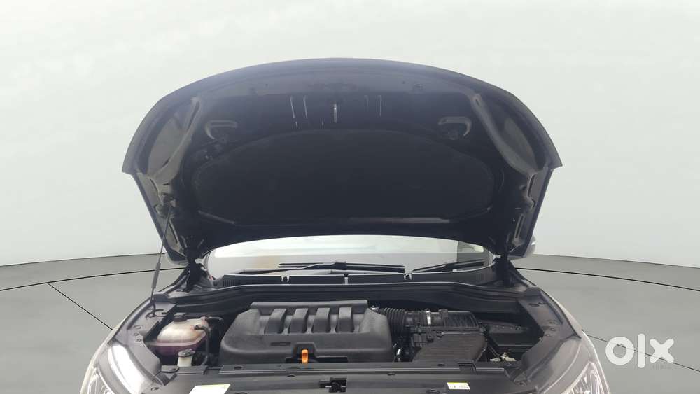 Mahindra Xuv700 2.0 Ax 5 Petrol At Str, 2024, Petrol
