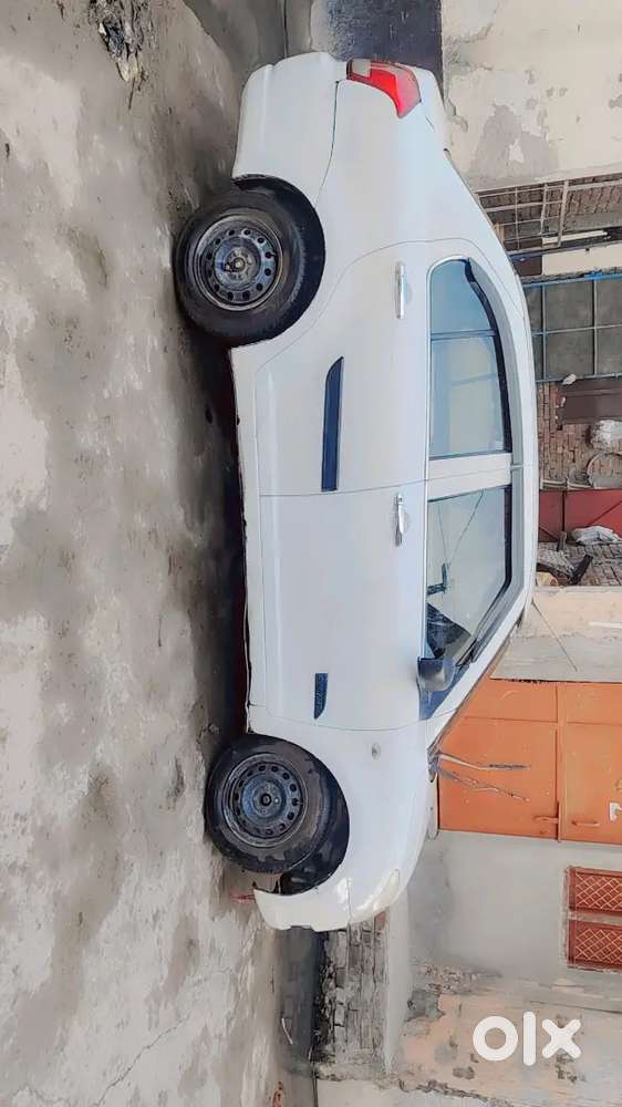 Urjent Seel Paiso Ki Zarurat Hai Maruti Suzuki Dzire Diesel 2015