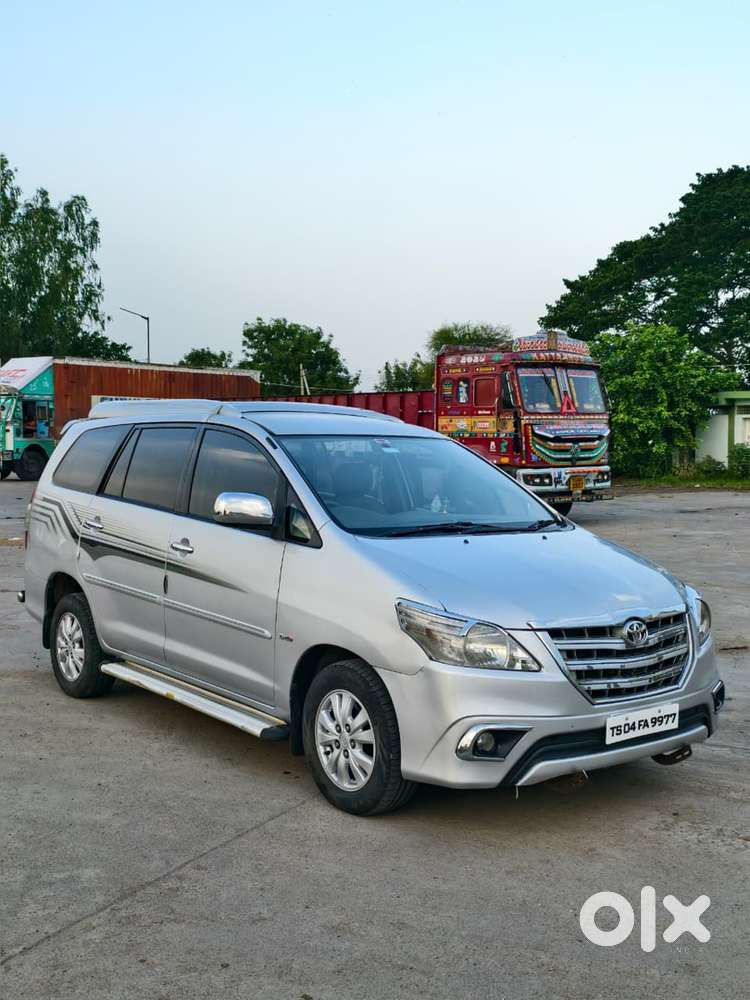 Toyota Innova 2010 Diesel 8seat