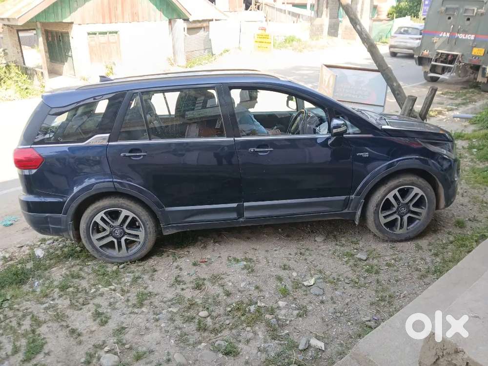 Luxury 7 Seater Suv, Featuristic,