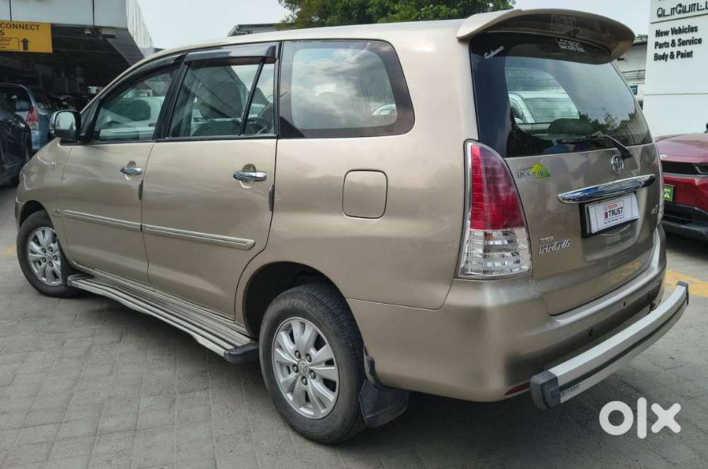 Toyota Innova 2.5 Vx (diesel) 8 Seater Bs Iv, 2011, Diesel