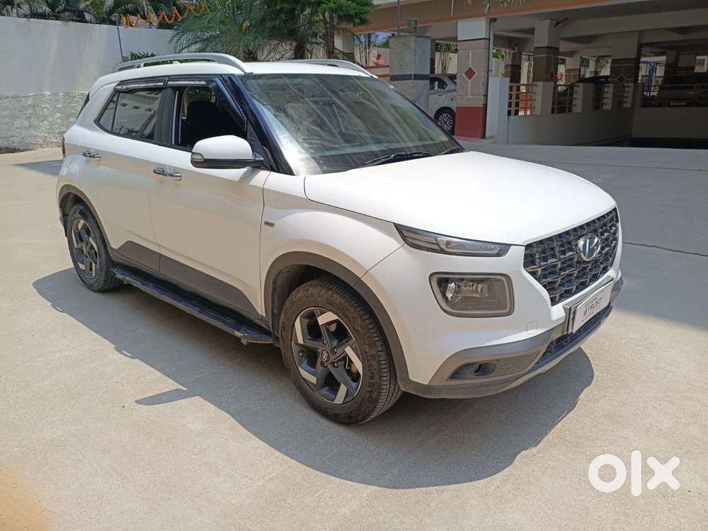 Hyundai Venue Sx+ At, 2021, Petrol
