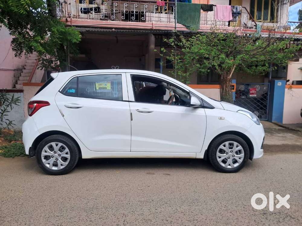 Good Condition Hyundai Grand I10 White Color Magna Petrol Car For Sale