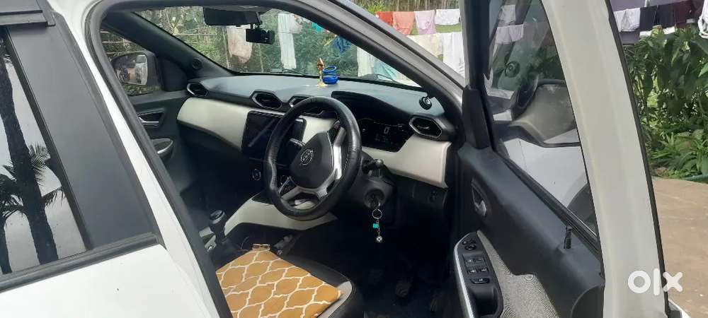 Nissan Magnite 2021 Petrol 75000 Km Driven
