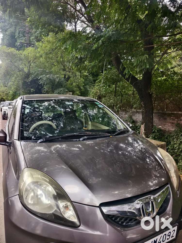 Honda Brio Mt 2012