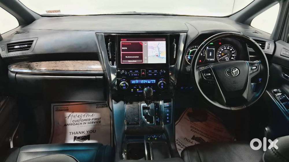 Toyota Vellfire 2.5 Executive Lounge, 2023, Petrol