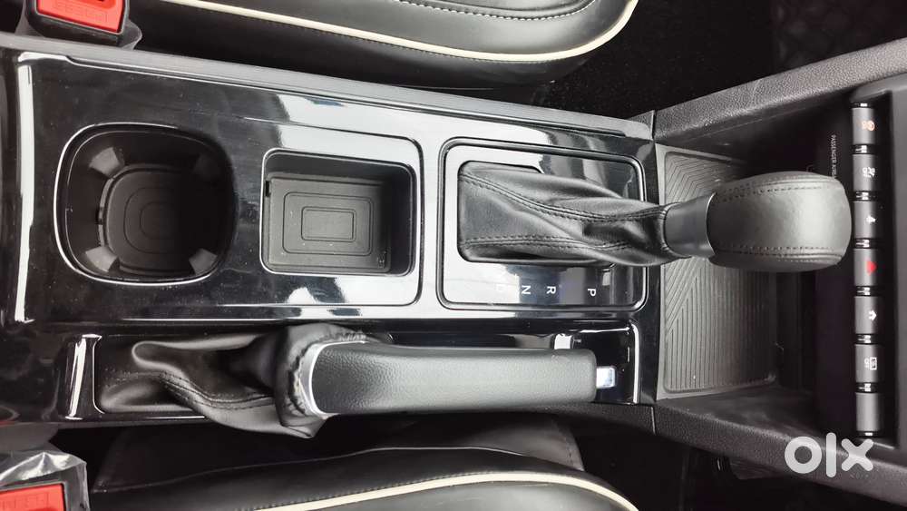 Mahindra Xuv700 2.0 Ax 7 Petrol At Str, 2024, Petrol