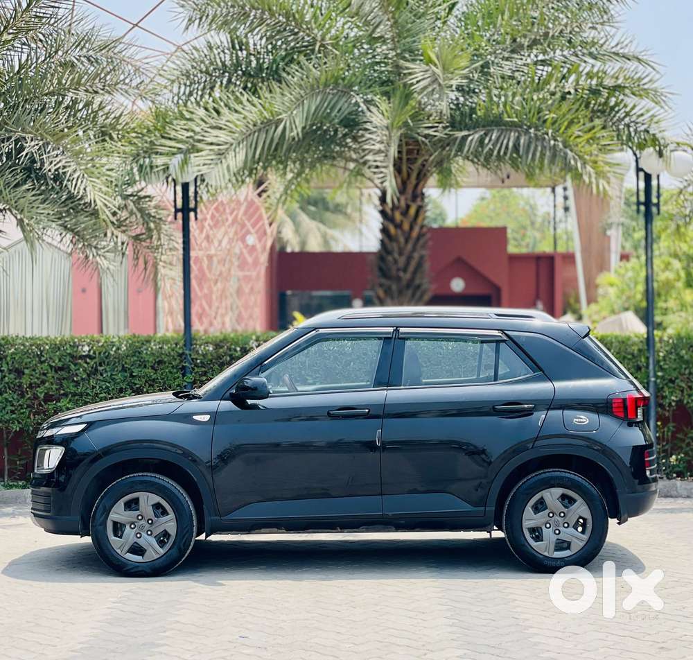 Hyundai Venue S 1.2 Petrol, 2023, Petrol