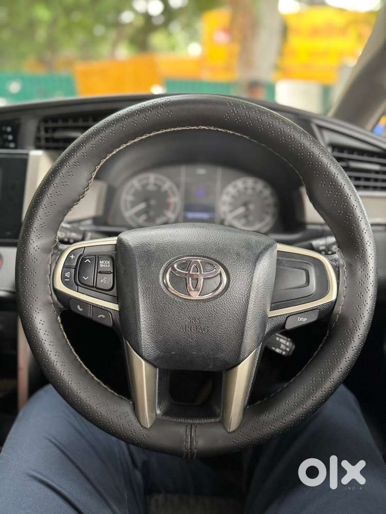 Toyota Innova Crysta 2.8g Automatic