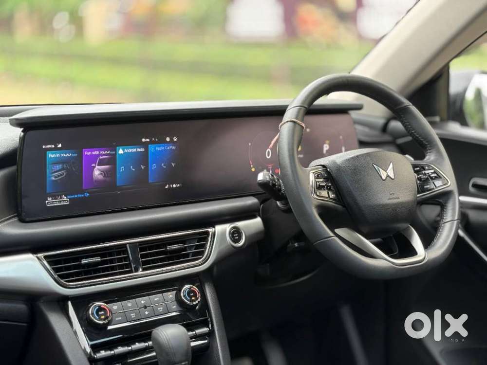 Mahindra Xuv700 2.0 Ax 7 Petrol At Luxury Pack Str, 2025, Petrol