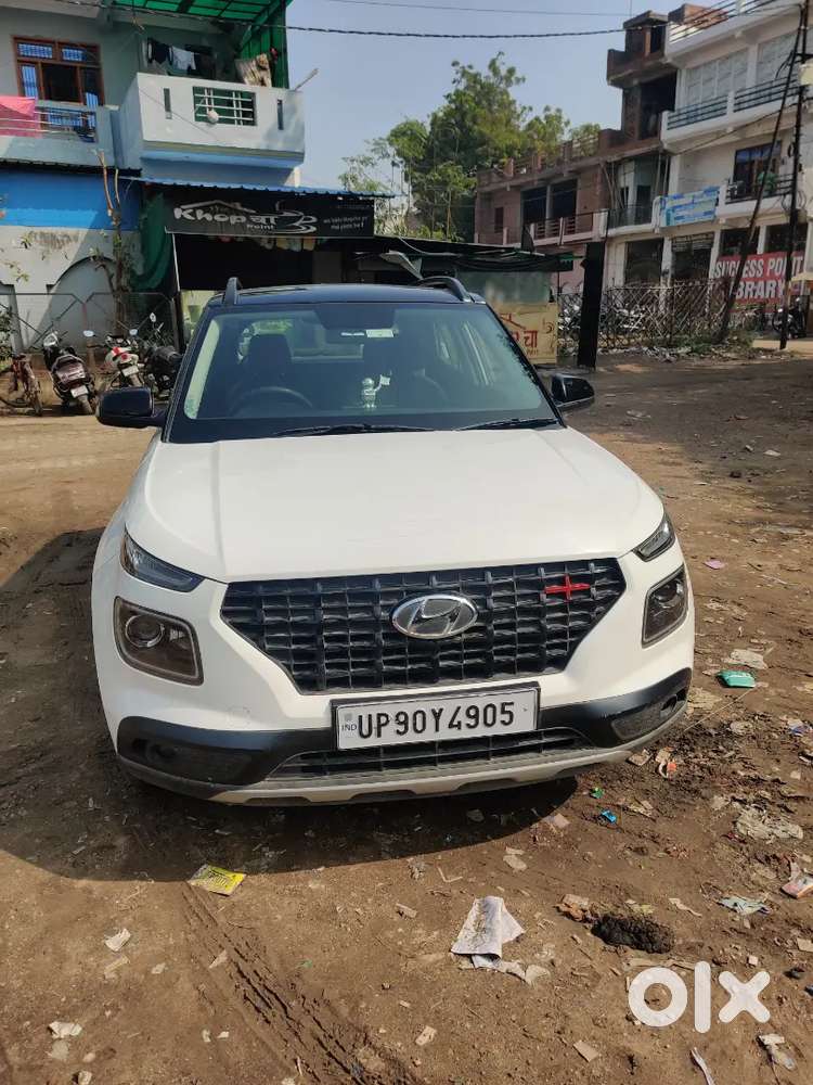 Hyundai Venue Sx Dual Tone October-2021 With All Top Model Features