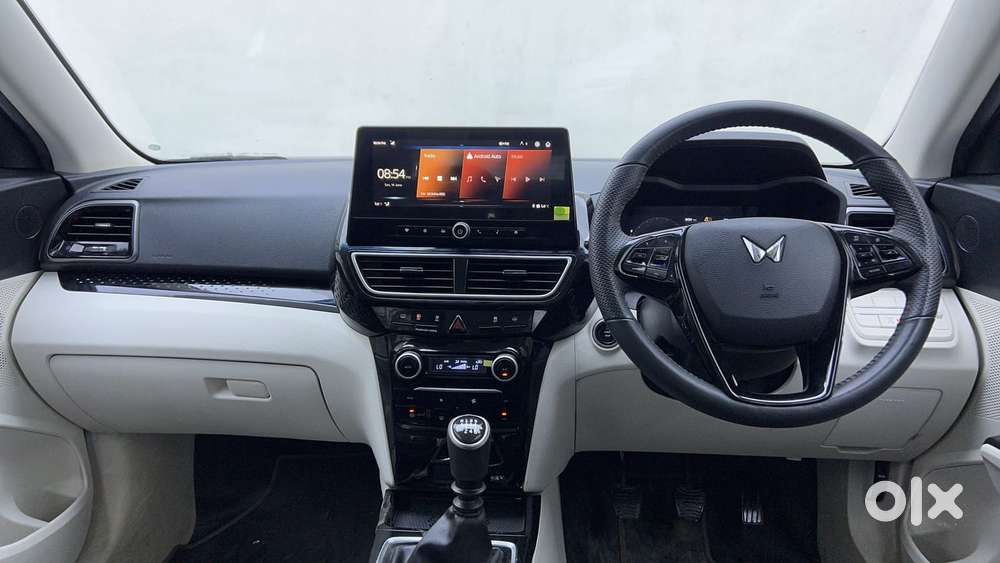 Mahindra Xuv 3xo Ax5 Pm Mt, 2024, Petrol