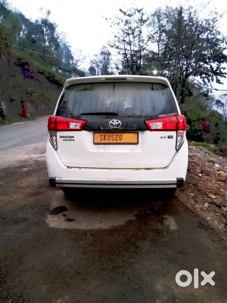 Toyota Innova Crysta 2025