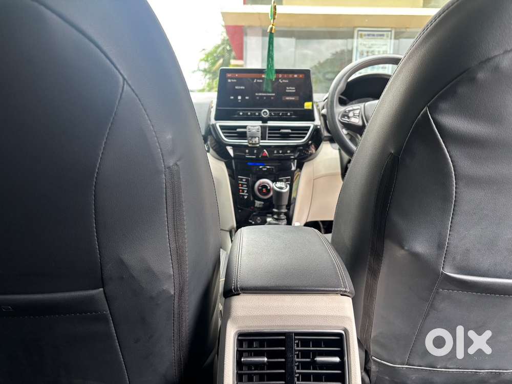 Mahindra Xuv 3xo Petrol Manual 2025
