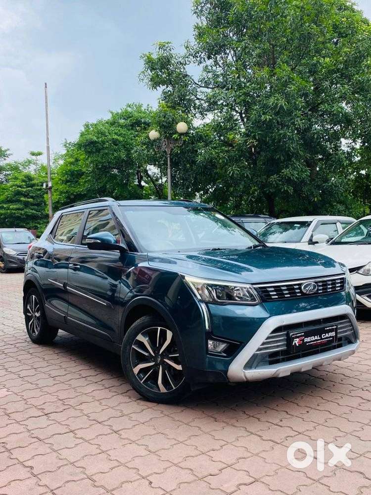 Mahindra Xuv300 1.2 W8 (o) Amt Petrol, 2021, Petrol