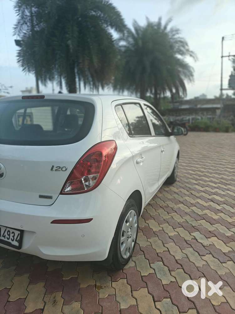 Hyundai I20 Petrol Cvt Magna Executive, 2013, Petrol