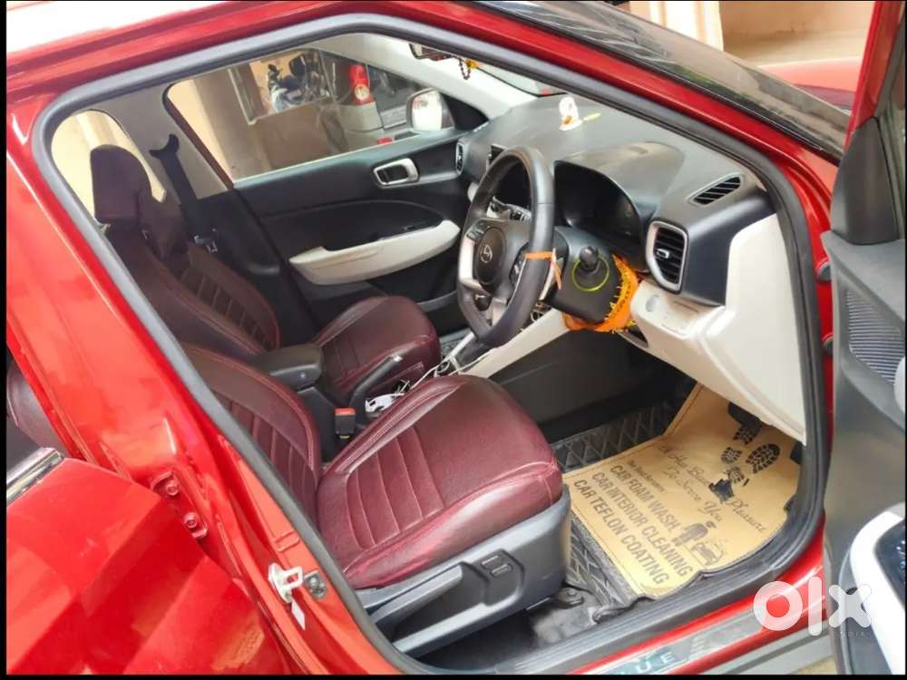 Hyundai Venue 2022 Petrol 61500 Km Driven