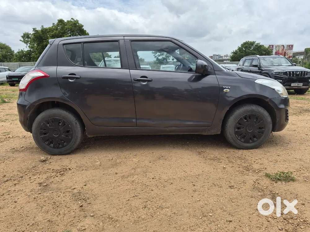 Maruti Suzuki Swift Lxi 2015