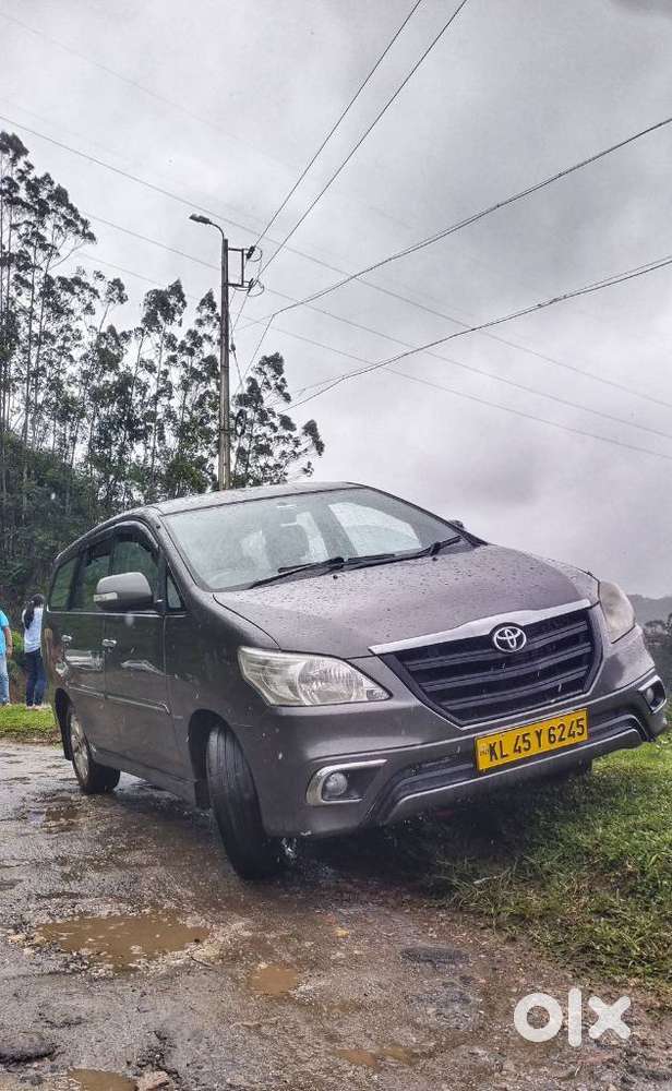 Toyota Innova 2.5 Vx 8 Seater Bs Iv, 2012, Diesel