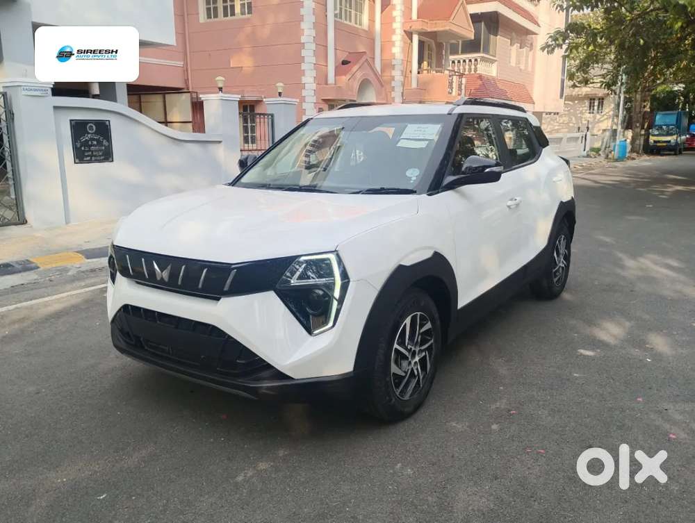 Mahindra Xuv 3xo Ax5 Pm Mt, 2024, Petrol