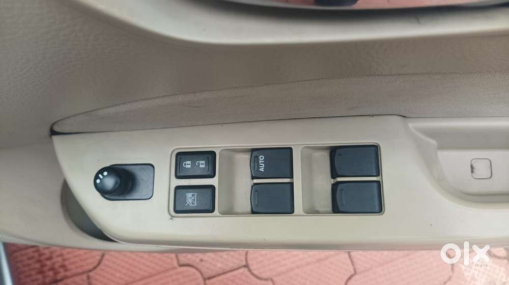 Maruti Suzuki Swift Dzire Vdi Optional, 2014, Diesel